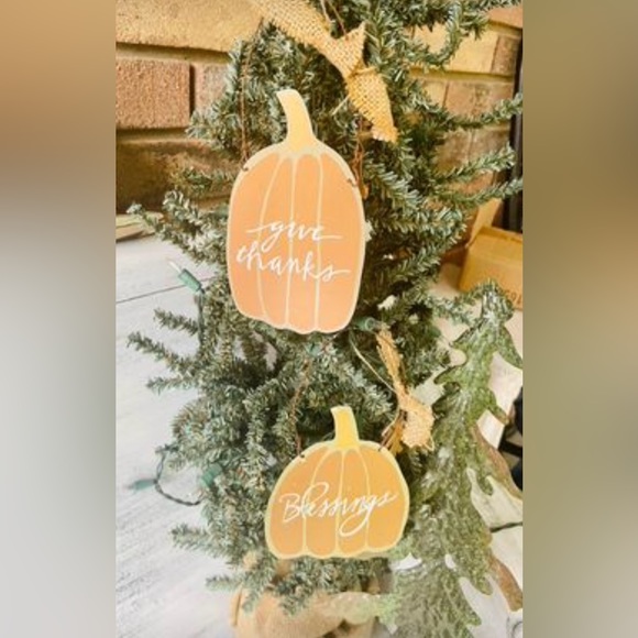 *Blessings Holiday Metal Pumpkin Ornaments Set of 2 - Picture 10 of 10